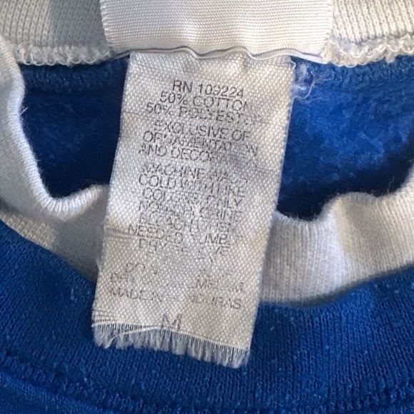 Vintage Blue Cat Snowflake Sweatshirt Medium Winter Kitten Graphic Pullover 90's - Picture 7 of 8